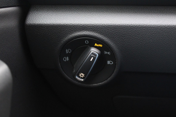 Volkswagen T-Roc 2.0 TSI 4Motion Sport 3x R-line / Panoramadak / CarPlay / Parkeerhulp V+A / 18'' / Stoelverwarming / Dodehoek / ACC