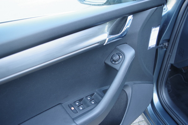 Škoda Octavia Combi 1.0 TSI 115 PK Greentech Style Business, Leder-Alcantara, Carplay