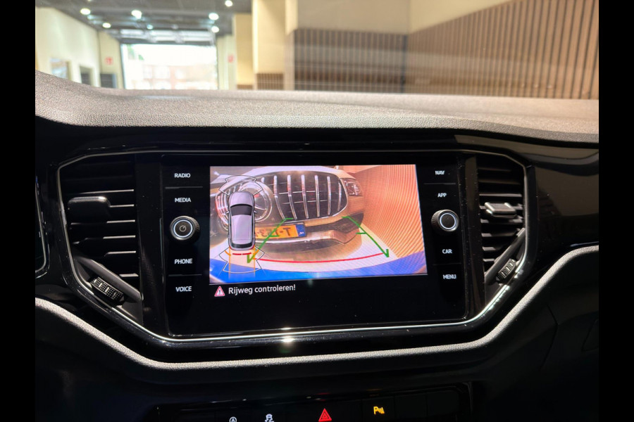 Volkswagen T-Roc 2.0 TSI 4Motion R 300PK Pano|Beats|Camera|Blind|ACC|Trekhaak|Virtual
