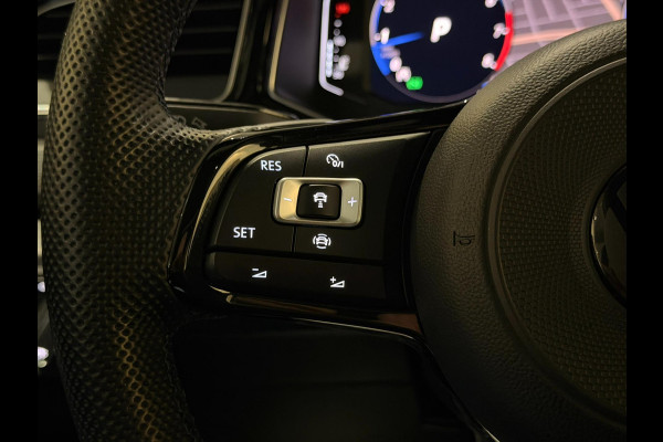 Volkswagen T-Roc 2.0 TSI 4Motion R 300PK Pano|Beats|Camera|Blind|ACC|Trekhaak|Virtual