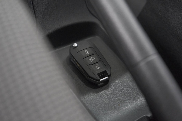 Citroën C3 PureTech 110 EAT6 Max | Parkeersensoren | Apple Carplay | 16 Inch Lichtmetalen Velgen