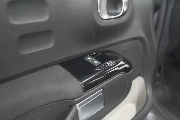 Citroën C3 PureTech 110 EAT6 Max | Parkeersensoren | Apple Carplay | 16 Inch Lichtmetalen Velgen