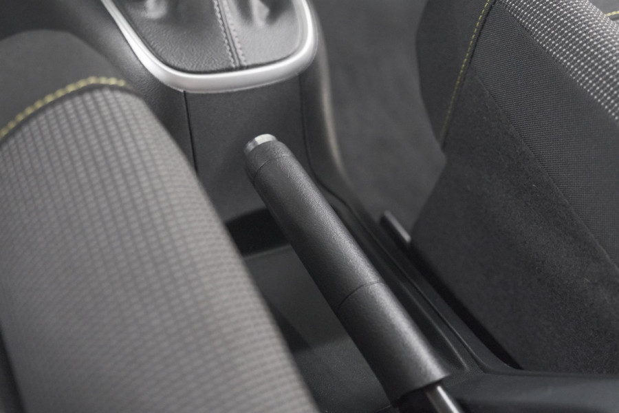 Citroën C3 PureTech 110 EAT6 Max | Parkeersensoren | Apple Carplay | 16 Inch Lichtmetalen Velgen