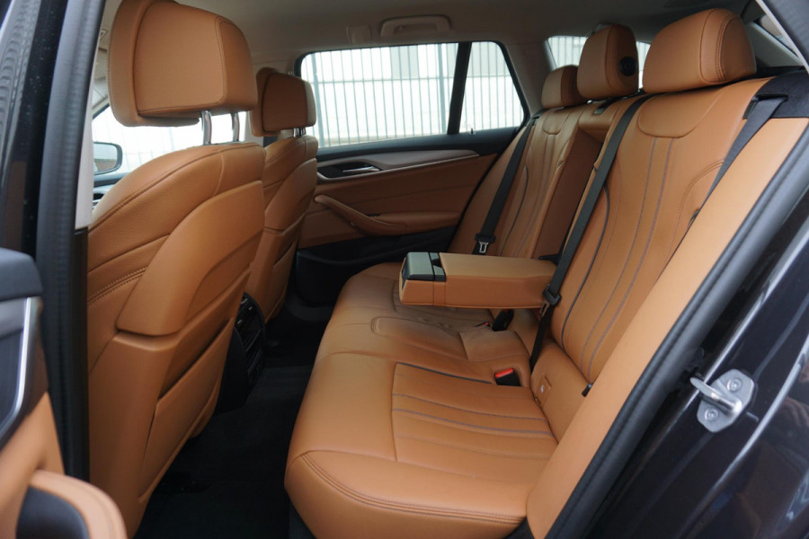 BMW 5 Serie Touring 530e xDrive Business Edition Plus/Laser Led/Leer/ Origineel Nederlands