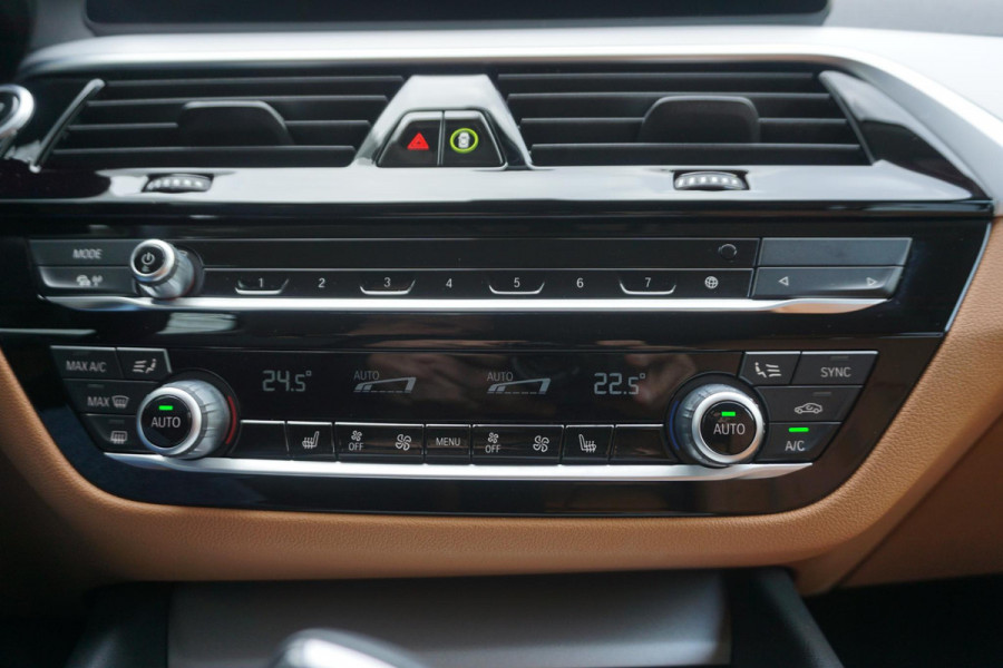 BMW 5 Serie Touring 530e xDrive Business Edition Plus/Laser Led/Leer/ Origineel Nederlands