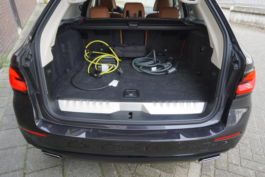 BMW 5 Serie Touring 530e xDrive Business Edition Plus/Laser Led/Leer/ Origineel Nederlands