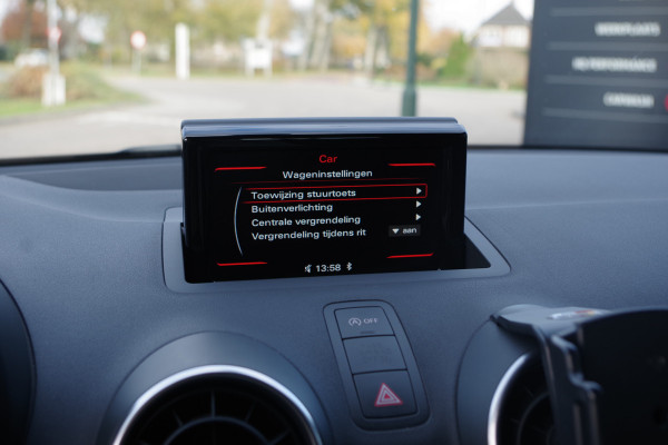 Audi A1 Sportback 1.0 TFSI Pro Line, Climate Control, Stoelverwarming, Bluetooth