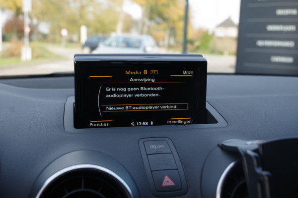 Audi A1 Sportback 1.0 TFSI Pro Line, Climate Control, Stoelverwarming, Bluetooth