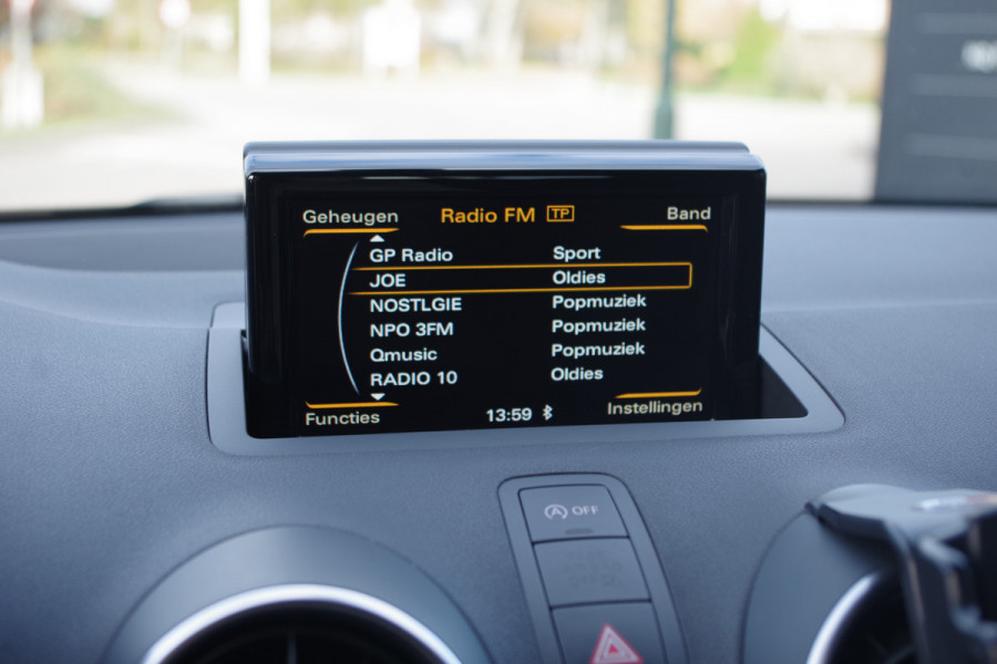 Audi A1 Sportback 1.0 TFSI Pro Line, Climate Control, Stoelverwarming, Bluetooth