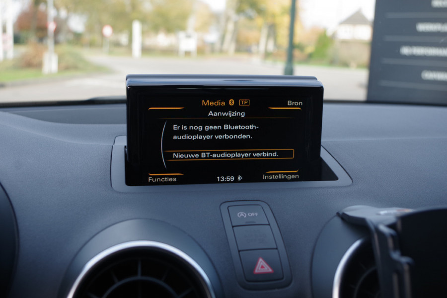 Audi A1 Sportback 1.0 TFSI Pro Line, Climate Control, Stoelverwarming, Bluetooth