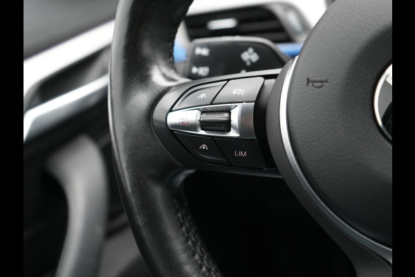 BMW X1 xDrive25e M Sport Plug In Hybrid Storm Bay Metallic 221pk Dealer O.H. PHEV | Panodak | Head Up | Adaptive Cruise | Camera | Stoelen & Stuur Verwarmd | Sfeerverlichting | Keyless | Navigatie | 19"L.M | DAB |