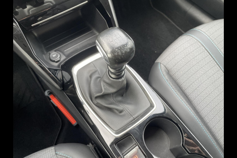 Peugeot 208 1.2 PureTech Blue Lease Allure | Two-tone | Apple Carplay & Android auto