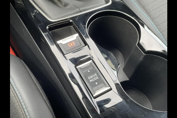 Peugeot 208 1.2 PureTech Blue Lease Allure | Two-tone | Apple Carplay & Android auto