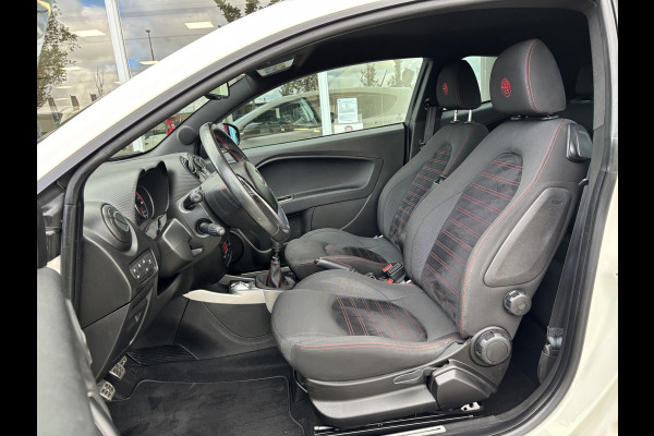 Alfa Romeo MiTo TwinAir 105PK | 17" velgen | Carbon aankleding | parkeersensoren achter