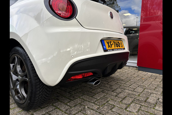 Alfa Romeo MiTo TwinAir 105PK | 17" velgen | Carbon aankleding | parkeersensoren achter