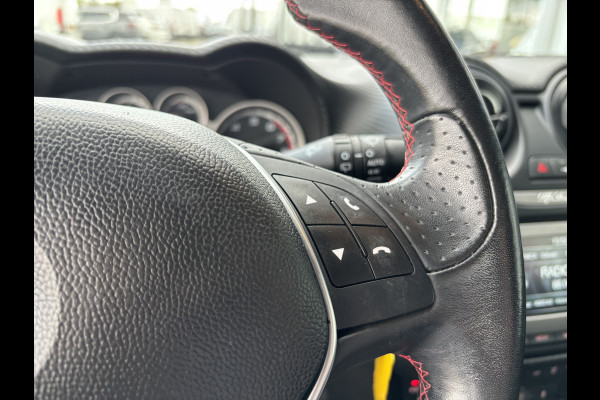 Alfa Romeo MiTo TwinAir 105PK | 17" velgen | Carbon aankleding | parkeersensoren achter