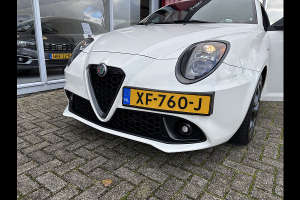 Alfa Romeo MiTo TwinAir 105PK | 17" velgen | Carbon aankleding | parkeersensoren achter