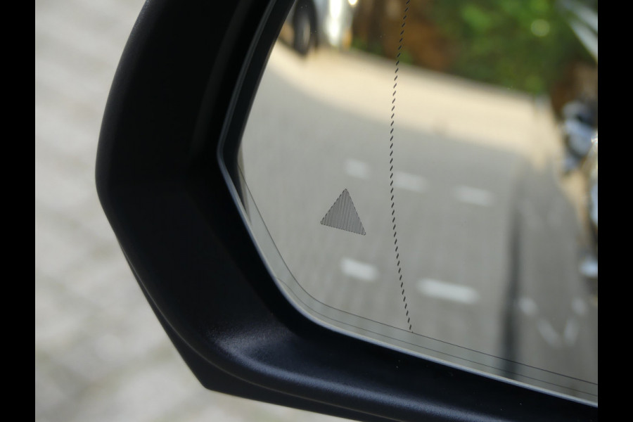 Mercedes-Benz V-Klasse 300d 4-MATIC Extra Lang AMG DC LED/LEER/Trekhaak/PDC