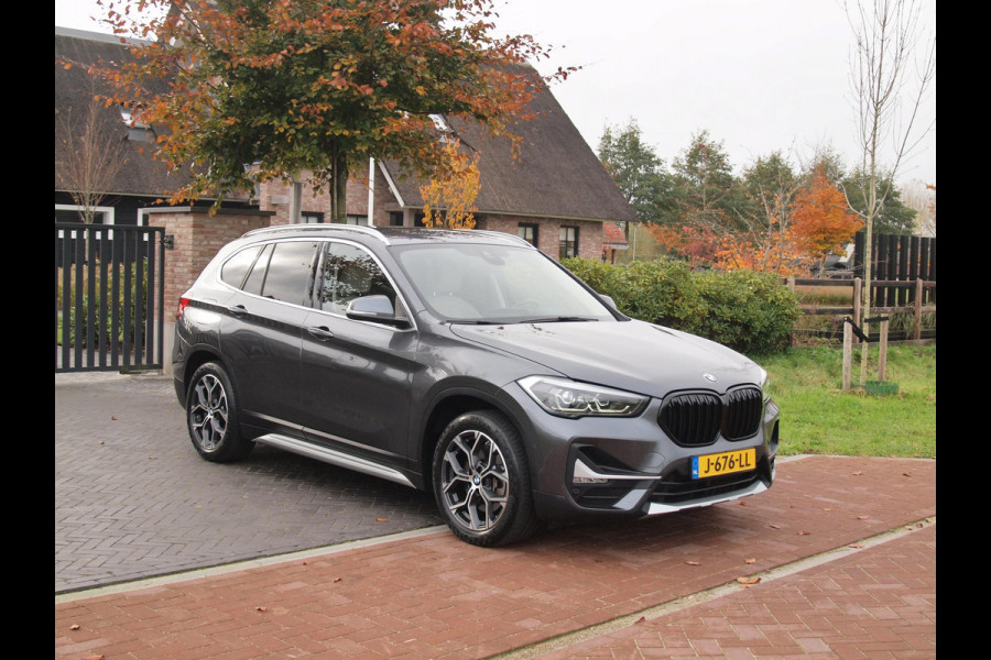 BMW X1 xDrive25e eDrive Edition | Head-Up Display | Harman Kardon | Apple Carplay | Sfeerverlichting | Trekhaak |