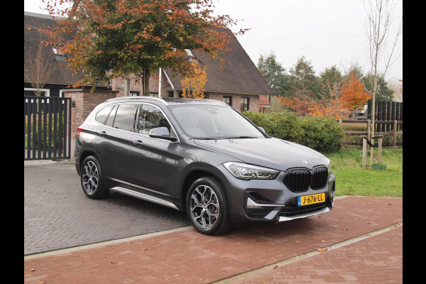 BMW X1 xDrive25e eDrive Edition | Head-Up Display | Harman Kardon | Apple Carplay | Sfeerverlichting | Trekhaak |