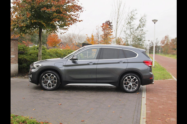 BMW X1 xDrive25e eDrive Edition | Head-Up Display | Harman Kardon | Apple Carplay | Sfeerverlichting | Trekhaak |