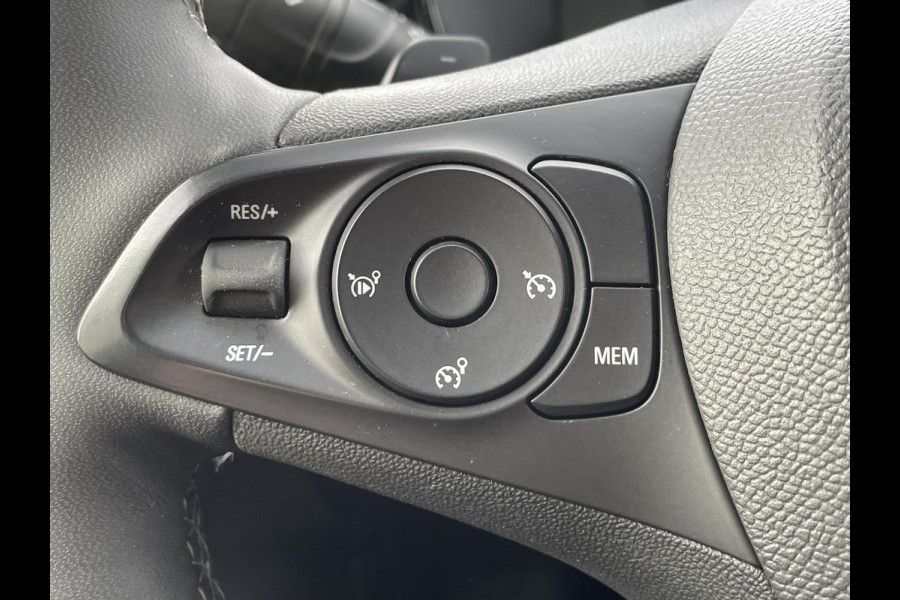 Opel Corsa 1.2 Level 3 | Two-tone | Camera | Apple Carplay & Android auto