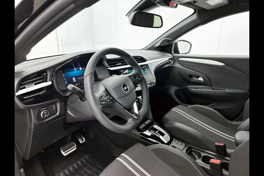 Opel Corsa 1.2 Turbo 136pk Hybrid GS Auto. Navigatie Apple Carplay/ Android Auto Camera Parkeersensoren Cruise Control Stoel- en stuurverwarming Airco Lichtmetalen velgen Getinte ramen