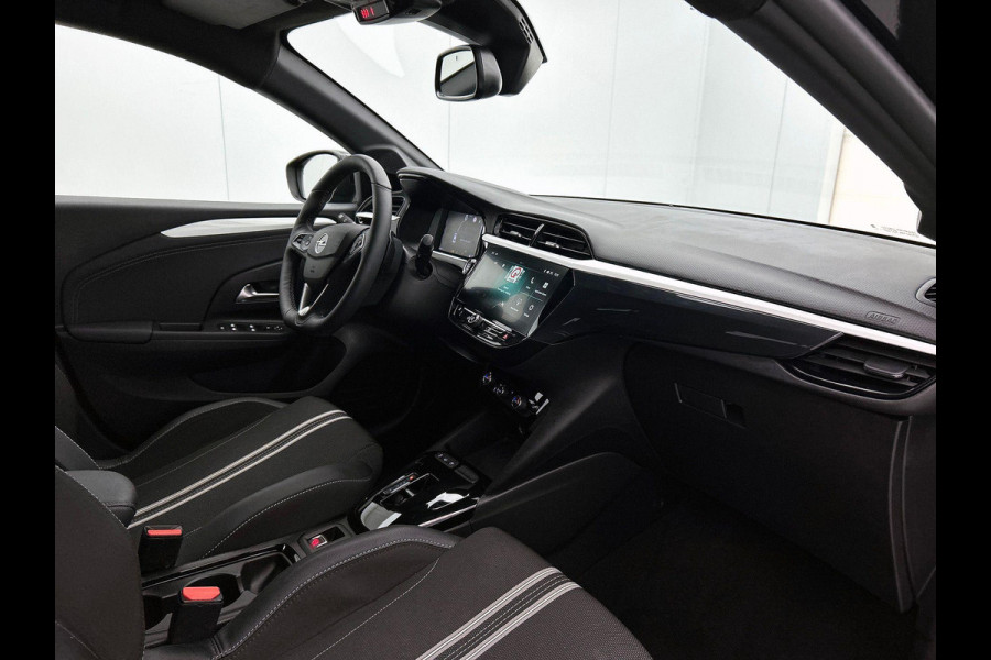 Opel Corsa 1.2 Turbo 136pk Hybrid GS Auto. Navigatie Apple Carplay/ Android Auto Camera Parkeersensoren Cruise Control Stoel- en stuurverwarming Airco Lichtmetalen velgen Getinte ramen