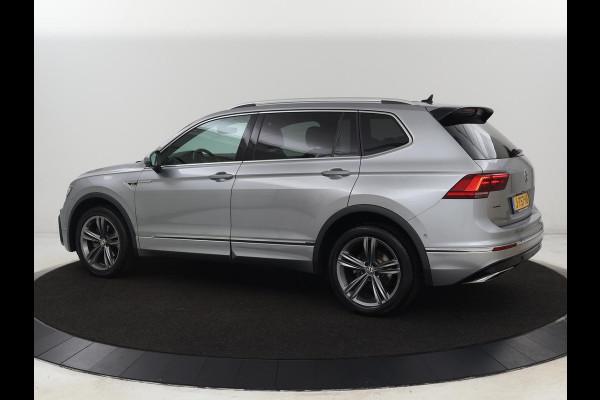 Volkswagen Tiguan Allspace 1.5 TSI R Line 7-persoons | Carplay | Adaptive cruise | 19'' | Navigatie | Camera | Virtual Cockpit | Full LED | Keyless | Park Assist | DAB | Climate control