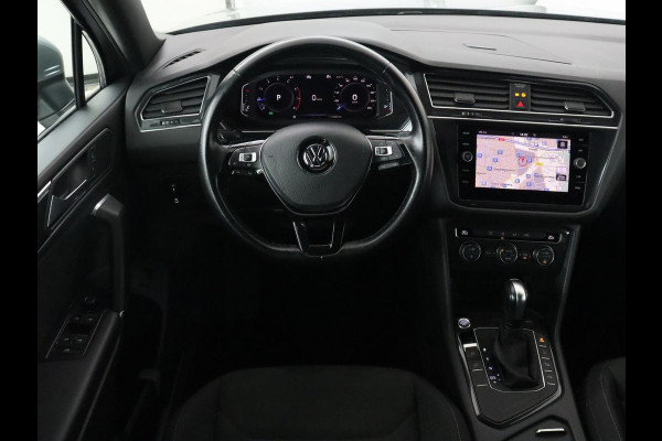 Volkswagen Tiguan Allspace 1.5 TSI R Line 7-persoons | Carplay | Adaptive cruise | 19'' | Navigatie | Camera | Virtual Cockpit | Full LED | Keyless | Park Assist | DAB | Climate control