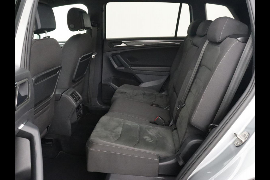 Volkswagen Tiguan Allspace 1.5 TSI R Line 7-persoons | Carplay | Adaptive cruise | 19'' | Navigatie | Camera | Virtual Cockpit | Full LED | Keyless | Park Assist | DAB | Climate control