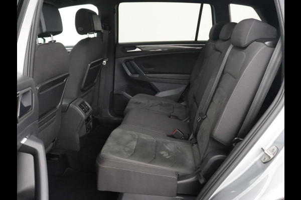 Volkswagen Tiguan Allspace 1.5 TSI R Line 7-persoons | Carplay | Adaptive cruise | 19'' | Navigatie | Camera | Virtual Cockpit | Full LED | Keyless | Park Assist | DAB | Climate control