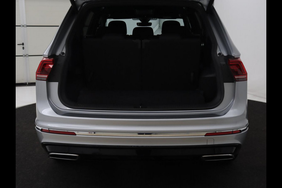 Volkswagen Tiguan Allspace 1.5 TSI R Line 7-persoons | Carplay | Adaptive cruise | 19'' | Navigatie | Camera | Virtual Cockpit | Full LED | Keyless | Park Assist | DAB | Climate control