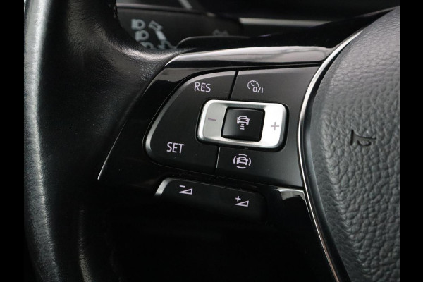 Volkswagen Tiguan Allspace 1.5 TSI R Line 7-persoons | Carplay | Adaptive cruise | 19'' | Navigatie | Camera | Virtual Cockpit | Full LED | Keyless | Park Assist | DAB | Climate control