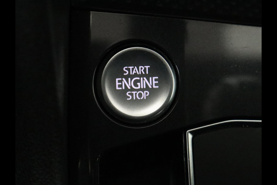 Volkswagen Tiguan Allspace 1.5 TSI R Line 7-persoons | Carplay | Adaptive cruise | 19'' | Navigatie | Camera | Virtual Cockpit | Full LED | Keyless | Park Assist | DAB | Climate control