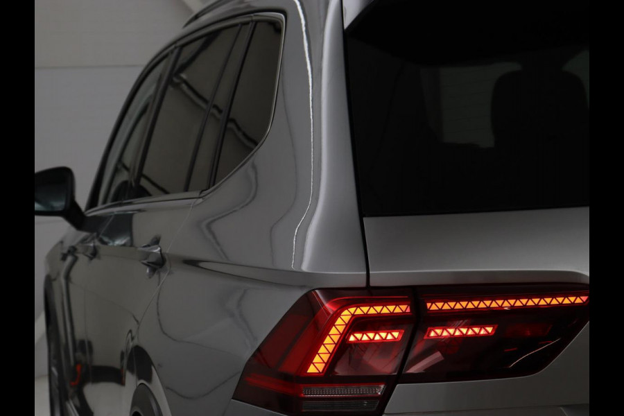 Volkswagen Tiguan Allspace 1.5 TSI R Line 7-persoons | Carplay | Adaptive cruise | 19'' | Navigatie | Camera | Virtual Cockpit | Full LED | Keyless | Park Assist | DAB | Climate control