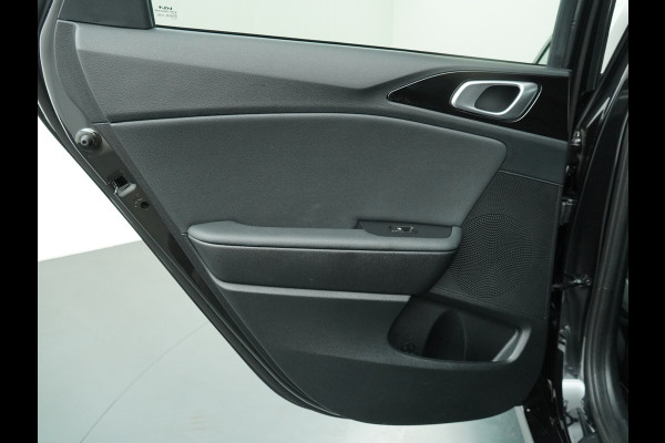Kia Ceed Sportswagon 1.5 T-GDi DynamicPlusLine - Lichtmetalen Velgen - Stoel/Stuurverwarming - LED Koplampen - Navigatie - Fabrieksgarantie Tot 2031