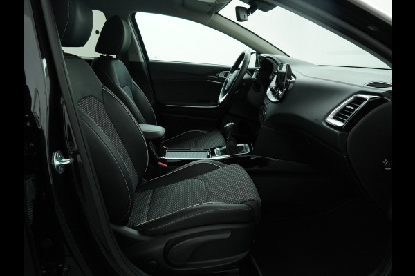 Kia Ceed Sportswagon 1.5 T-GDi DynamicPlusLine - Lichtmetalen Velgen - Stoel/Stuurverwarming - LED Koplampen - Navigatie - Fabrieksgarantie Tot 2031