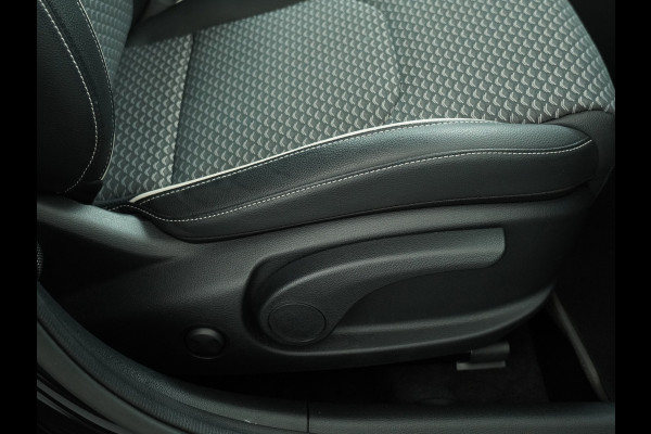 Kia Ceed Sportswagon 1.5 T-GDi DynamicPlusLine - Lichtmetalen Velgen - Stoel/Stuurverwarming - LED Koplampen - Navigatie - Fabrieksgarantie Tot 2031