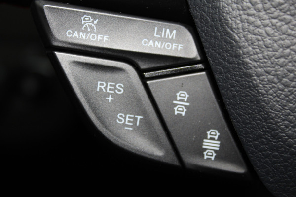 Ford Kuga 1.5-182pk EcoBoost ST-Line AWD-AUTOMAAT. Ideale caravantrekker: vierwielaangedreven automaat, trekgewicht 1.850kg ! Autm. airco dual, adapt. cruise cntrl, navigatie, telefoonvoorb., stoel- en voorraamverw., bi-xenon verl., lm wielen, camera, pdc v+a, Sony soundsyst., side- en laneassist etc.