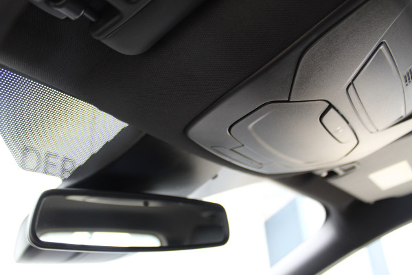 Ford Kuga 1.5-182pk EcoBoost ST-Line AWD-AUTOMAAT. Ideale caravantrekker: vierwielaangedreven automaat, trekgewicht 1.850kg ! Autm. airco dual, adapt. cruise cntrl, navigatie, telefoonvoorb., stoel- en voorraamverw., bi-xenon verl., lm wielen, camera, pdc v+a, Sony soundsyst., side- en laneassist etc.