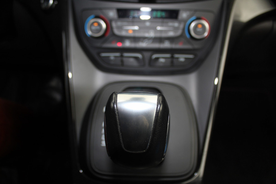 Ford Kuga 1.5-182pk EcoBoost ST-Line AWD-AUTOMAAT. Ideale caravantrekker: vierwielaangedreven automaat, trekgewicht 1.850kg ! Autm. airco dual, adapt. cruise cntrl, navigatie, telefoonvoorb., stoel- en voorraamverw., bi-xenon verl., lm wielen, camera, pdc v+a, Sony soundsyst., side- en laneassist etc.