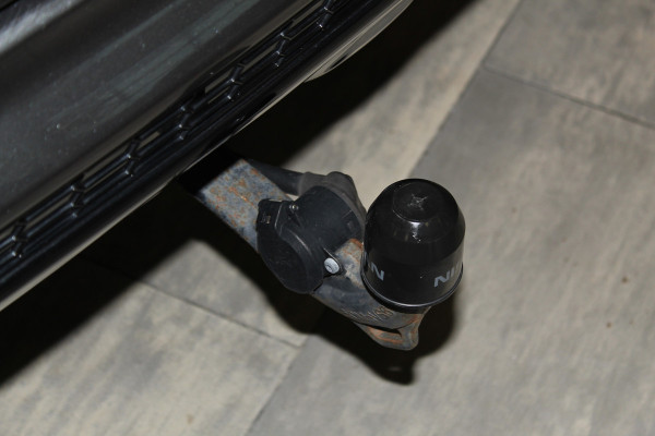 Ford Kuga 1.5-182pk EcoBoost ST-Line AWD-AUTOMAAT. Ideale caravantrekker: vierwielaangedreven automaat, trekgewicht 1.850kg ! Autm. airco dual, adapt. cruise cntrl, navigatie, telefoonvoorb., stoel- en voorraamverw., bi-xenon verl., lm wielen, camera, pdc v+a, Sony soundsyst., side- en laneassist etc.