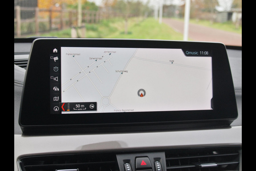 BMW X1 xDrive25e eDrive Edition | Head-Up Display | Harman Kardon | Apple Carplay | Sfeerverlichting | Trekhaak |