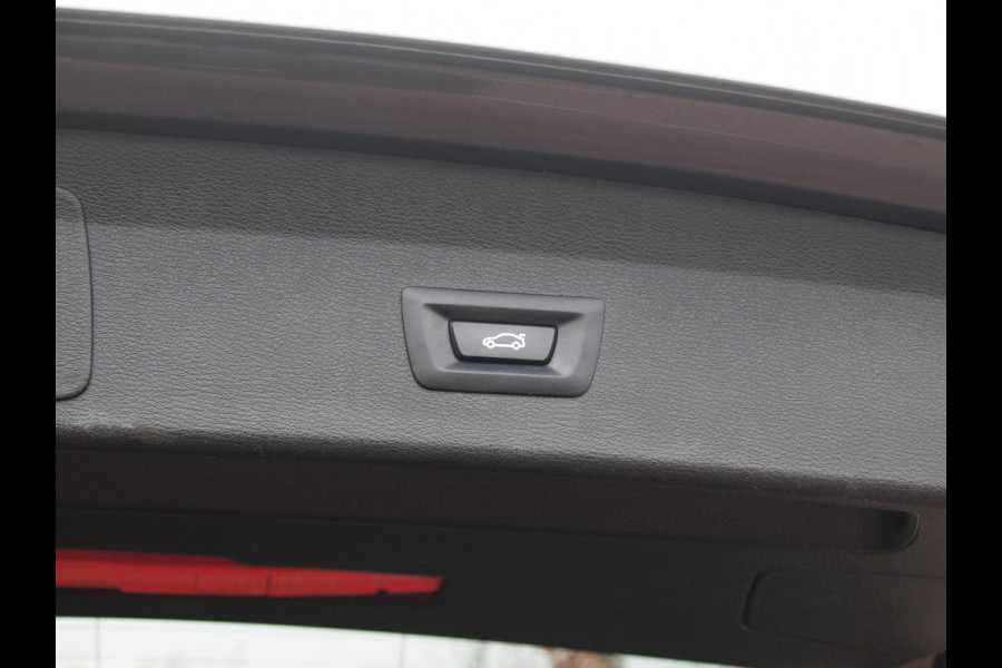 BMW X1 xDrive25e eDrive Edition | Head-Up Display | Harman Kardon | Apple Carplay | Sfeerverlichting | Trekhaak |