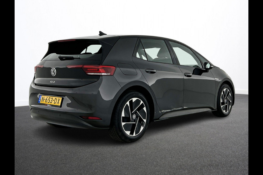 Volkswagen ID.3 Life 58 kWh Airco ECC Full LED Navi Carplay PDC VA+ Camera Adaptive Cruise Control 18" LM Velgen