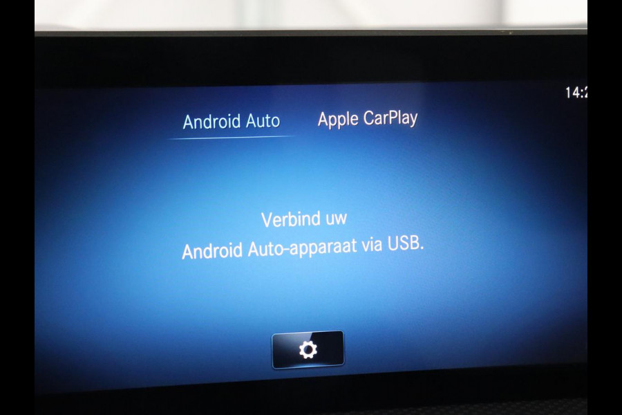 Mercedes-Benz A-Klasse 200 AMG | Two-Tone Leder | Stoelverwarming | Carplay | Camera | Navigatie | Park Assist | Full LED | Climate control | Cruise control