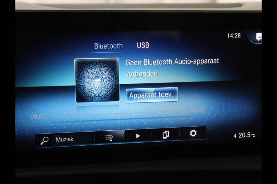 Mercedes-Benz A-Klasse 200 AMG | Two-Tone Leder | Stoelverwarming | Carplay | Camera | Navigatie | Park Assist | Full LED | Climate control | Cruise control