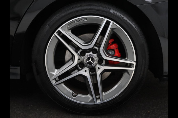 Mercedes-Benz A-Klasse 200 AMG | Two-Tone Leder | Stoelverwarming | Carplay | Camera | Navigatie | Park Assist | Full LED | Climate control | Cruise control