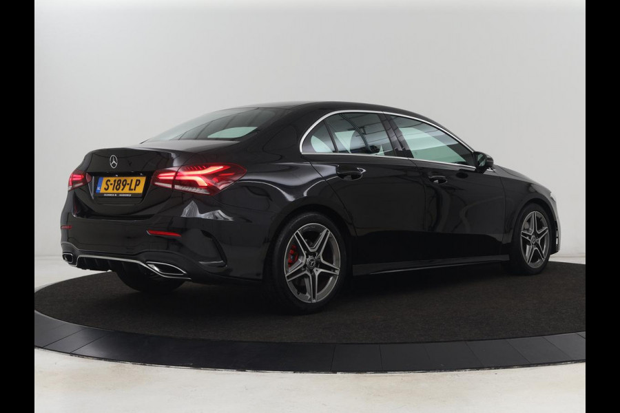 Mercedes-Benz A-Klasse 200 AMG | Two-Tone Leder | Stoelverwarming | Carplay | Camera | Navigatie | Park Assist | Full LED | Climate control | Cruise control
